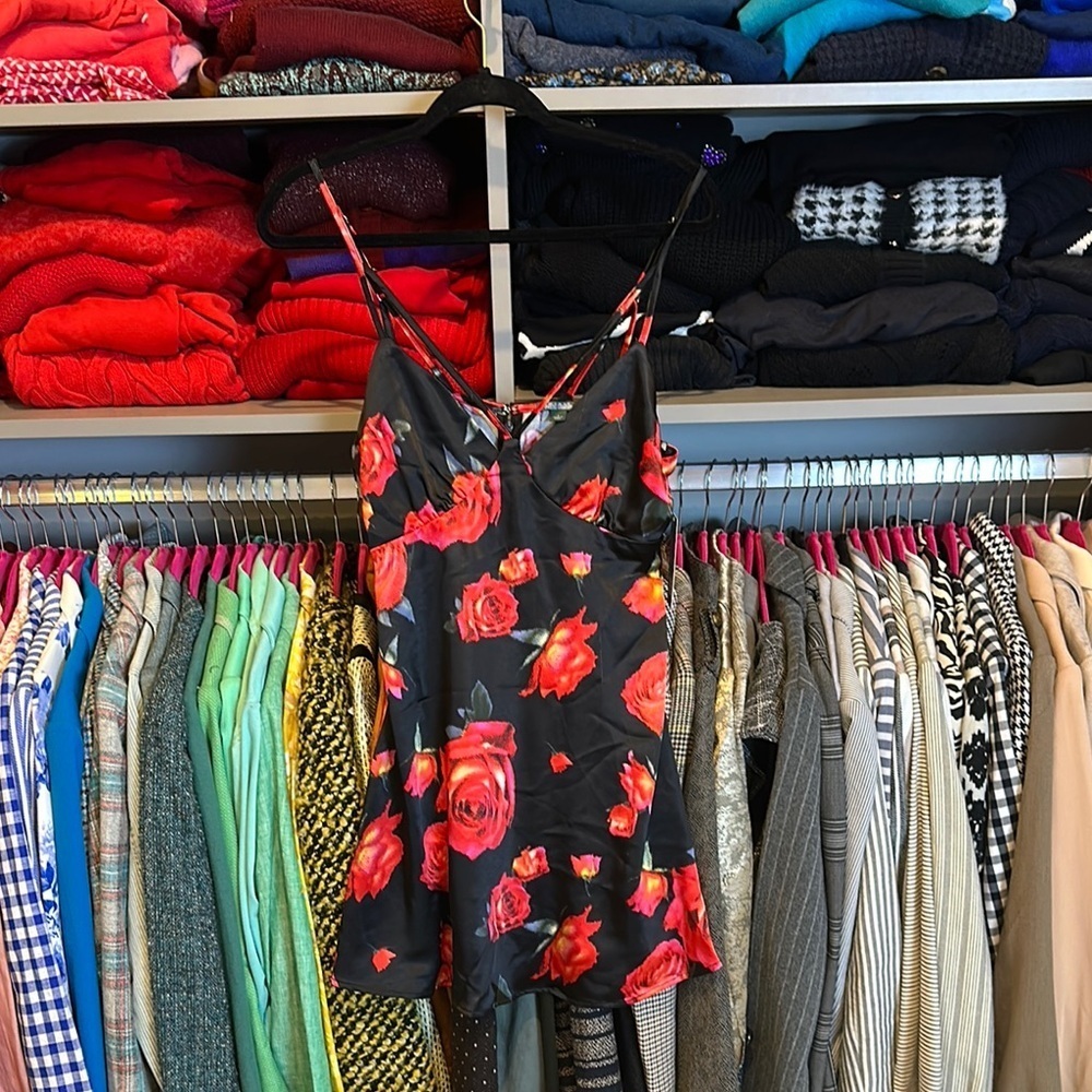 Wild Fable black/red floral adjustable strap back zipper closure dress S NWT